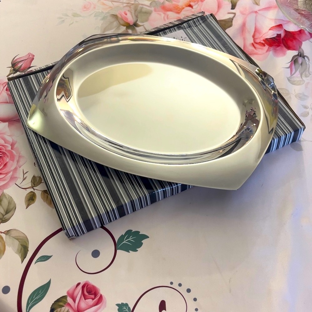 Verdici Desing ,  Elegant Silver Oval Tray